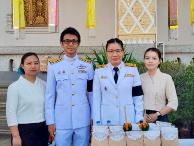 วันศุกร์ที่ 26 มิถุนายน 2569 เวลา 07.00 น. สำนักตรวจเงินแผ่นดินจังหวัดลำพูน โดย นางสาวจุฬาลักษณ์ อินทรพัฒน์ ผู้อำนวยการสำนักตรวจเงินแผ่นดินจังหวัดลำพูน มอบหมายให้นางอาภรณ์ โพธิ์นคร ผู้อำนวยการกลุ่ม พร้อมด้วย ข้าราชการ และลูกจ้างในสังกัด เข้าร่วมพิธีเจริญพระพุทธมนต์และทำบุญตักบาตรพระกุศลเนื่องในการจัดงานฉลองพระชนมายุ 99 พรรษา สมเด็จพระอริยวงศาคตญาณ สมเด็จพระสังฆราช สกลมหาสังฆปริณายก